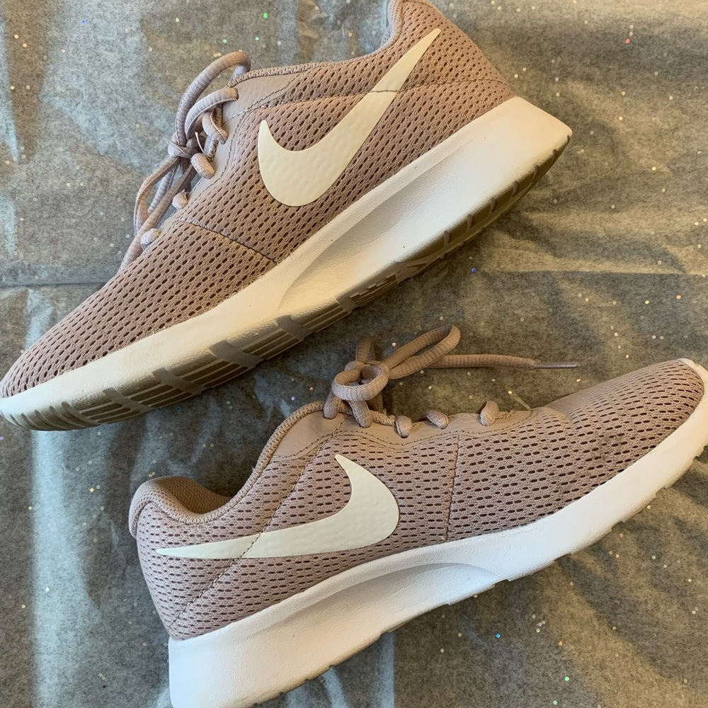 Nike | Pink Everyday Sneakers